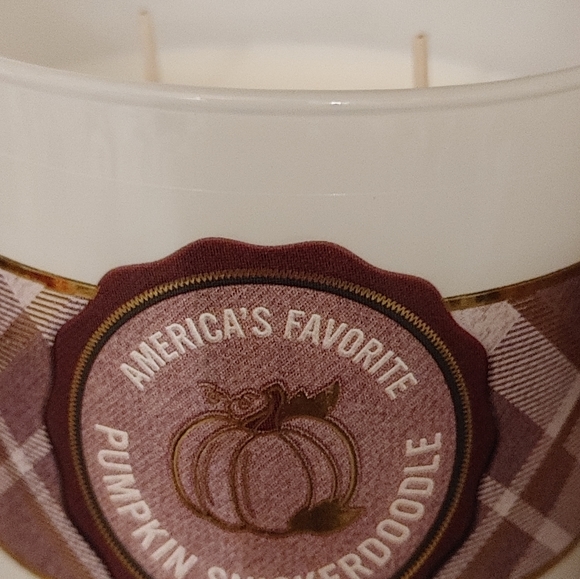LIMITED EDITION BATH & BODY WORKS 3 WICK CANDLE PUMPKIN SNICKERDOODLE - Picture 2 of 3